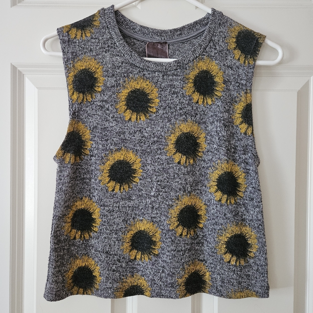 Moon Collection Gray Sunflower Crop Top Sz S